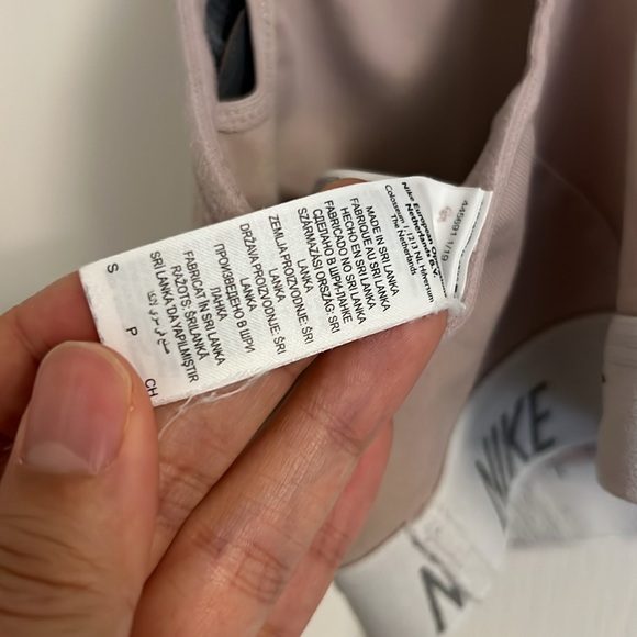 Nike lavender tank top - Picture 4 of 4